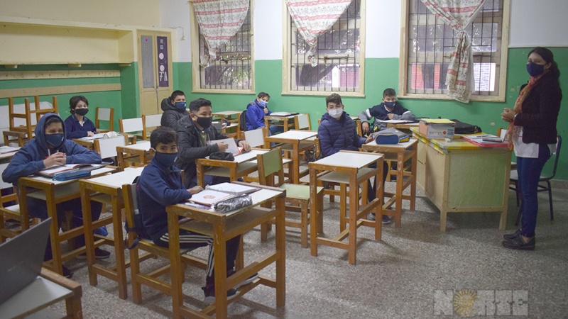 Los chicos de nuevo a las aulas y con mucho entusiasmo