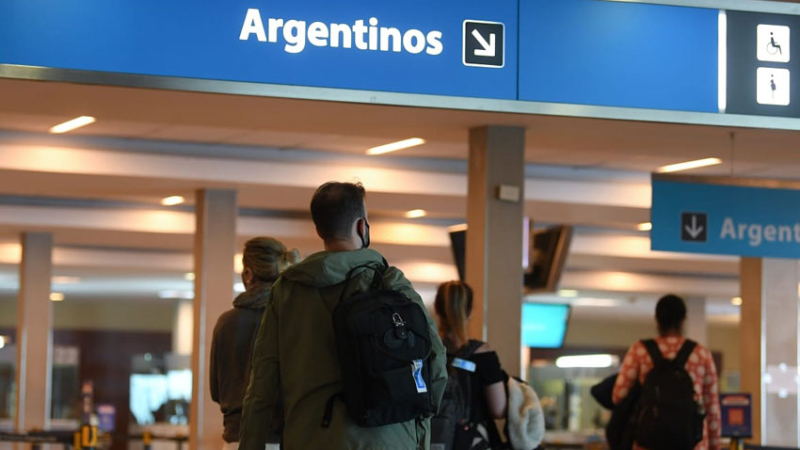 Argentina desconectada: más aerolíneas posponen la reanudación de vuelos