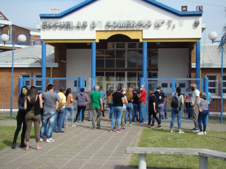 colas escuelas 1.JPG