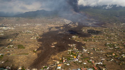 Agricultores se desesperan mientras el volcán arrasa la cosecha de plátanos de La Palma
