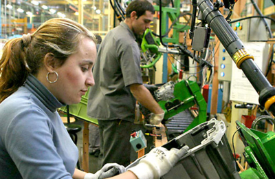 Los varones ganan 31% más que las mujeres, la brecha más grande desde 2017 