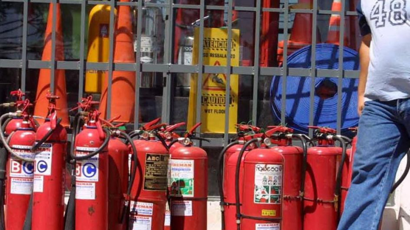 El riesgo de recargar matafuegos en lugares no habilitados