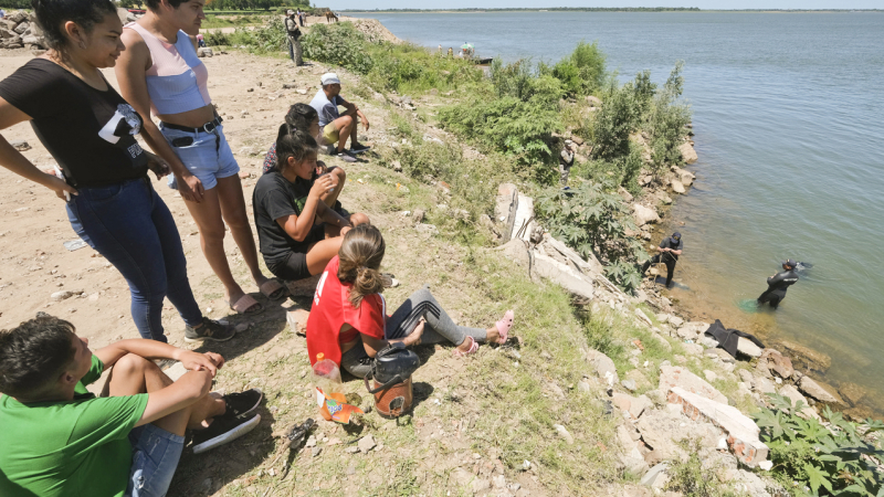 Corrientes: encontraron muerto al joven que se había tirado al Paraná tras huir de la Policía