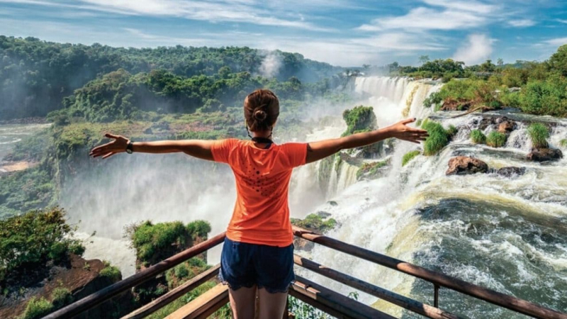 Cerca de 15 mil turistas extranjeros ingresaron al país en lo que va de noviembre