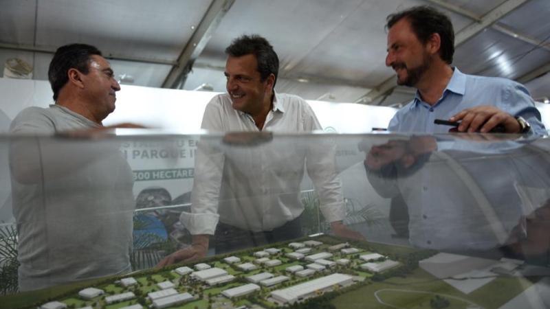 Massa: "La Argentina que viene es con generación de empleo genuino e inversión pública"