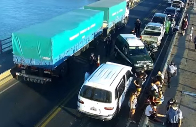 Un choque múltiple en el puente Chaco-Corrientes generó graves demoras en el tránsito interprovincial