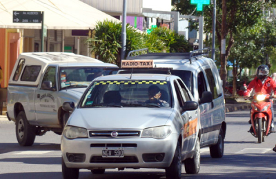 Radiotaxis aumentaron un 20%: un viaje a Corrientes o Tirol se abona hasta $1600