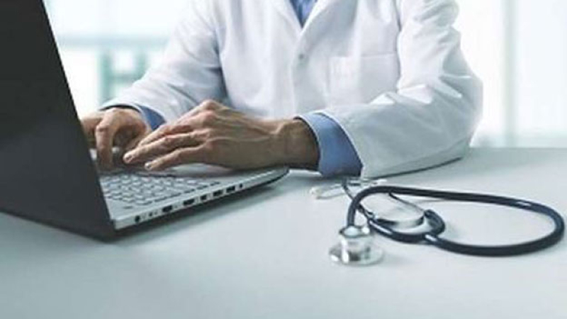 Se hacía pasar por ginecólogo y ofrecía un examen vaginal online