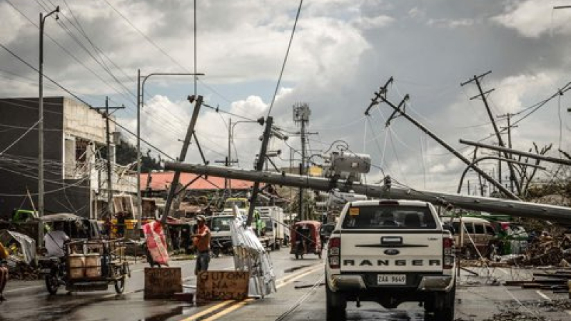 Al menos 108 muertos tras el paso del tifón Rai en Filipinas