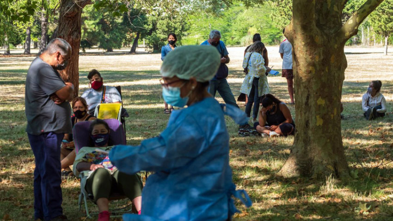 Confirmaron 128.321 nuevos contagios y 208 muertos, el registro más alto de la tercera ola