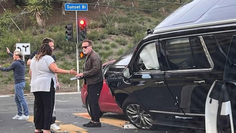 Schwarzenegger involucrado en un choque en Los Ángeles