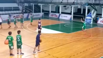 Básquet formativo: visitamos las prácticas en Hindú Club