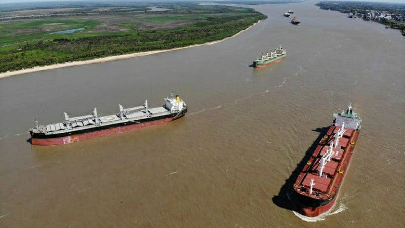 Cierran las exportaciones de aceite y harina de soja y subirían las retenciones