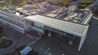 El gobernador habilitó paneles solares en el Hospital Pediátrico