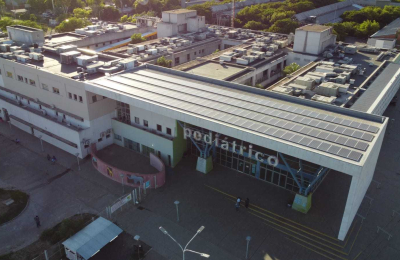 El gobernador habilitó paneles solares en el Hospital Pediátrico