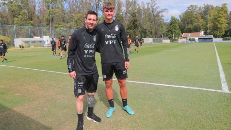 Llegó Messi y desató la emoción de los nuevos convocados