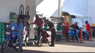 "La gente carga nafta a pesar de los aumentos, pero por el mismo monto"