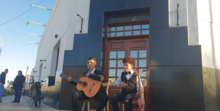niños himno 3.jpg copy