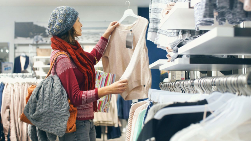 El menor poder de compra del ingreso comienza a erosionar el consumo masivo