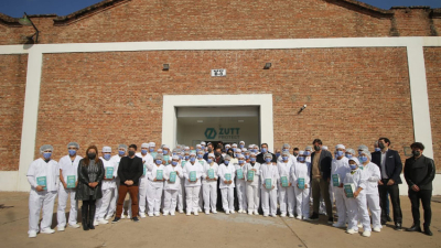 El gobierno acompaña la expansión de una fábrica local de barbijos