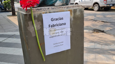 Una flor por Fabriciano, a un año de su partida