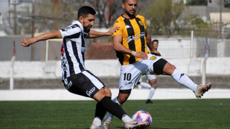 For Ever rescató un empate agónico en Tandil y se afianza en puestos de Reducido