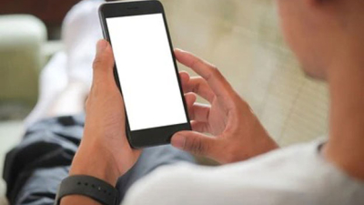 "Cara de smartphone": según un estudio, el celular podría provocar más papada