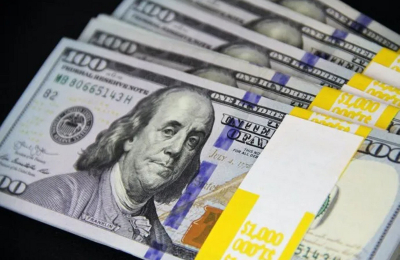 Sube el dólar oficial y se acelera la devaluación