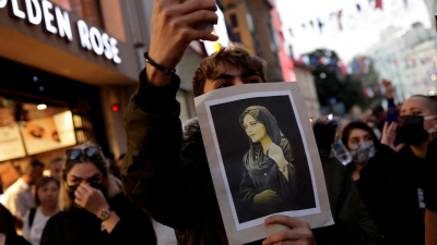 Irán reconoce que hubo muertos en las protestas por la muerte de la mujer detenida
