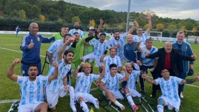 El chaqueño Núñez y Argentina dieron el golpe ante Inglaterra y están en octavos