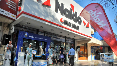 Naldo abrió sus puertas regalando alegrías en la peatonal