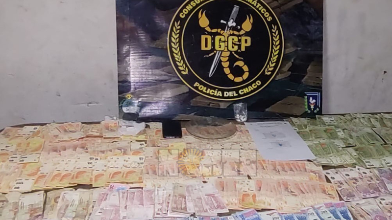 Detenido con varias dosis de cocaína y casi medio millón de pesos