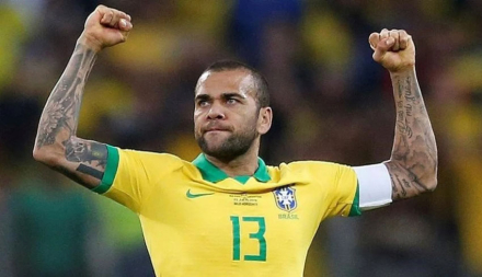 dani-alves.jpg