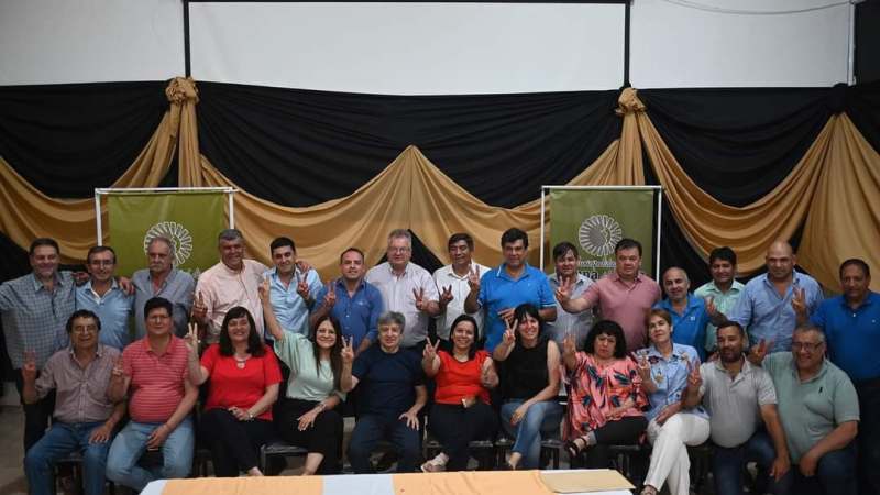 Intendentes peronistas expresaron su "apoyo incondicional" a la reelección de Capitanich
