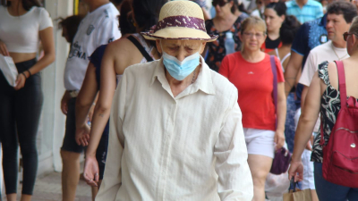 Feriado con calor extremo pero muchas compras en el centro