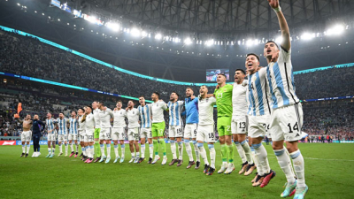 Noche soñada, con baile, antes de la última función