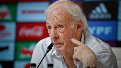 Menotti aseguró que Scaloni no vende humo y dijo que Van Gaal está gagá