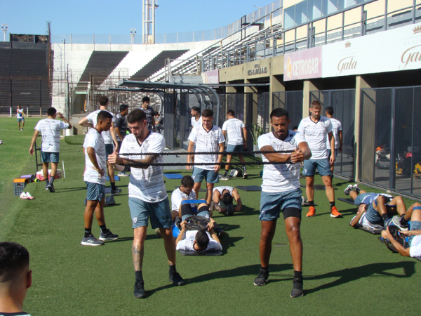 Inicio de la pretemporado del plantel del Club Chaco For Ever. 12-12-22. Foto: Fabián Maldonado/NORTE.