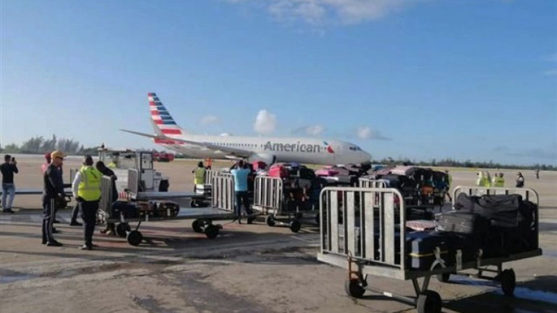 Un trabajador de una aerolínea murió tras ser succionado por una turbina