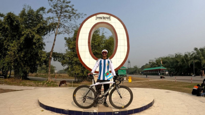 Un ciclista de Bangladesh recorrió más de mil kilómetros en honor a Messi