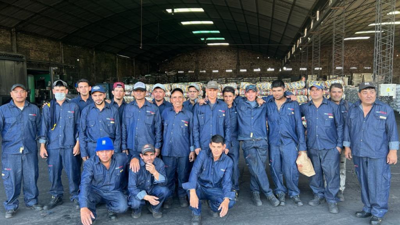Empresa exportadora usa uniformes de jean de producción chaqueña