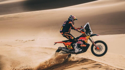 El argentino Kevin Benavides, bicampeón del Dakar en motos
