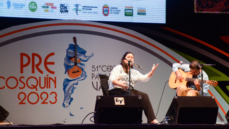 La Sede Resistencia, presente en las finales del Pre Cosquín con el dúo vocal "Karapé"