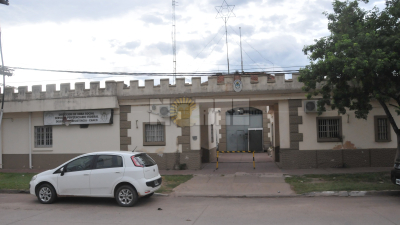 Quisieron pasarle siete celulares a un preso de la Unidad Regional 7