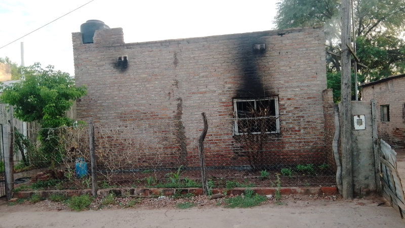 Anciano tiró por encima de un muro combustible a sus vecinos y mató a bebé de tres meses