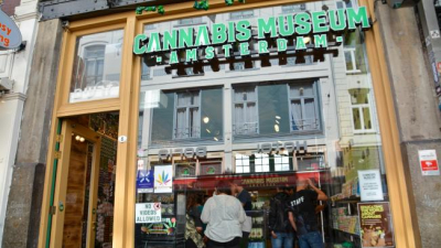 Amsterdam prohíbe el consumo de marihuana en espacios públicos