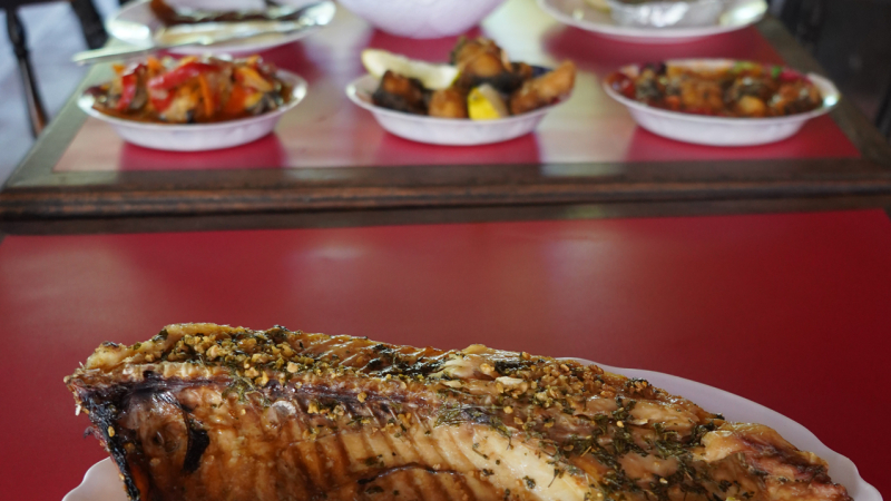 Posta del Río: un escenario único sobre el Paraná con el sabor del pescado como protagonista en cada mesa