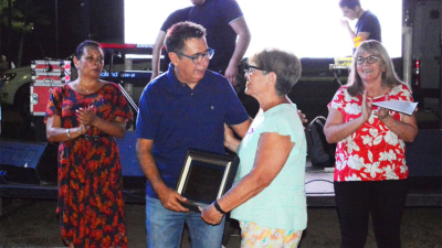 Reconocimiento a mujeres de activa labor comunitaria