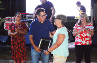 Reconocimiento a mujeres de activa labor comunitaria