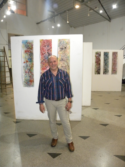 jose zabala con obras 202i.JPG